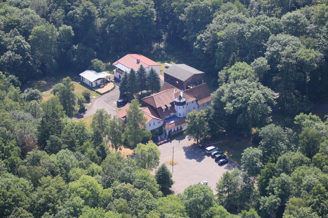 Hotel Waldhaus Romhild 外观 照片