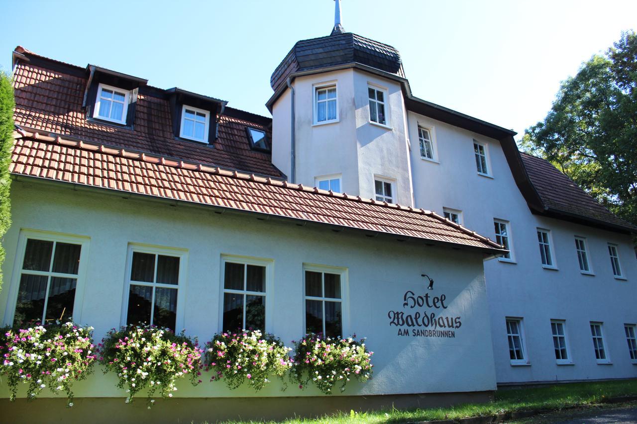 Hotel Waldhaus Romhild 外观 照片