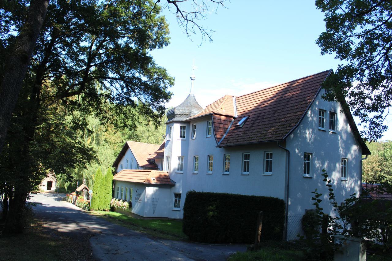 Hotel Waldhaus Romhild 外观 照片