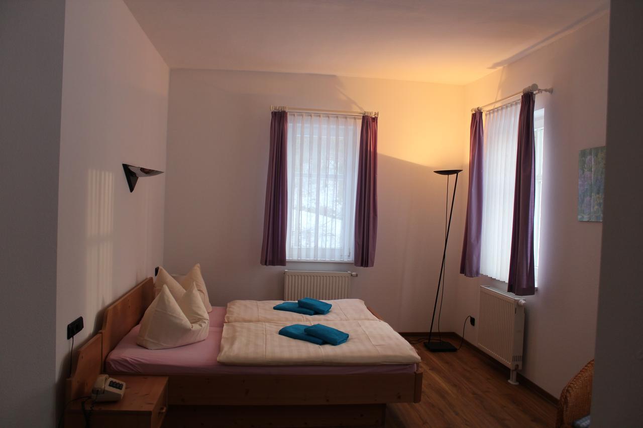 Hotel Waldhaus Romhild 外观 照片